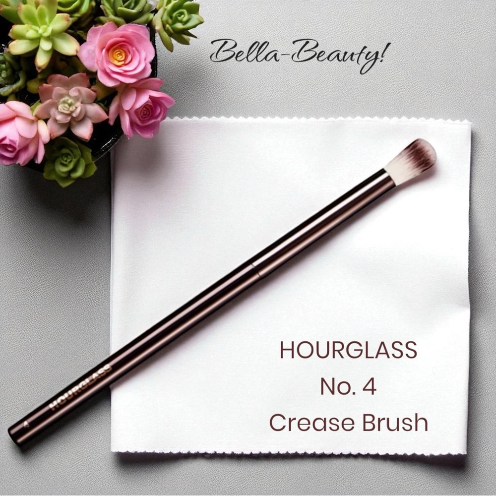 HOURGLASS No. 4 Crease Brush  ~NEW~